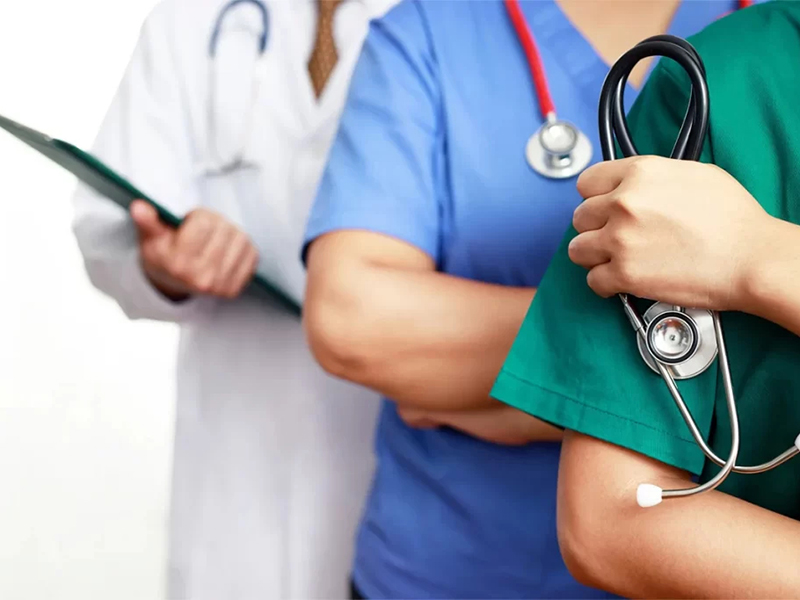 دانشگاه بین المللی پزشکی بدون کنکور